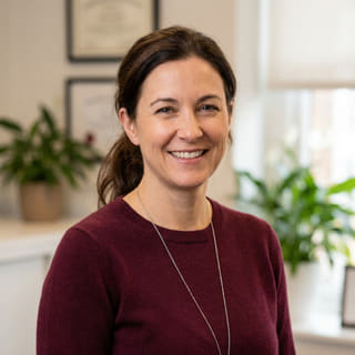 Laura Bennett, Omistuura:n Compliance- ja sääntelypäällikkö