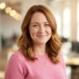 Omistuura asiakaspalvelupäällikkö Emily Watson